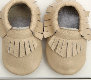 HANDMADE UNISEX BABY MOCCASINS - NUDE