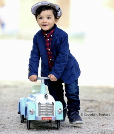 OLIVER - Baby Blue Vintage Ride On Car